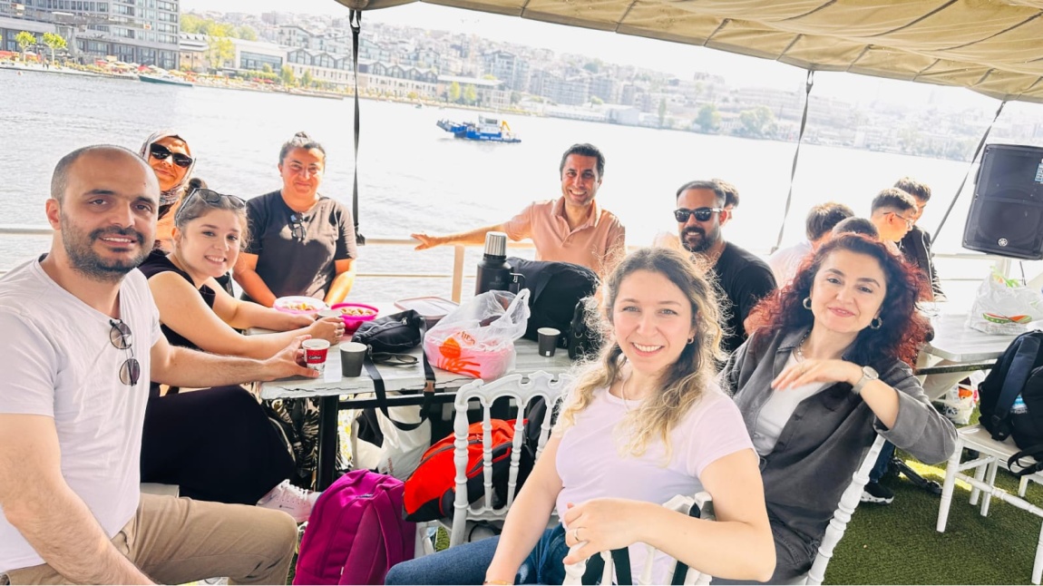 Heybeliada gezimiz çok güzel geçti, denize, ormana, eğlenceye doyduk...